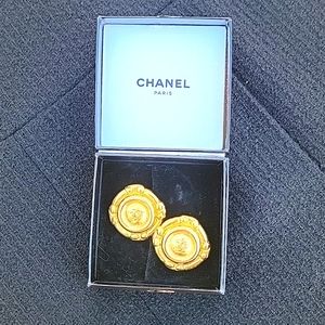 🔥Chanel clip on Vintage earring 24kt plated